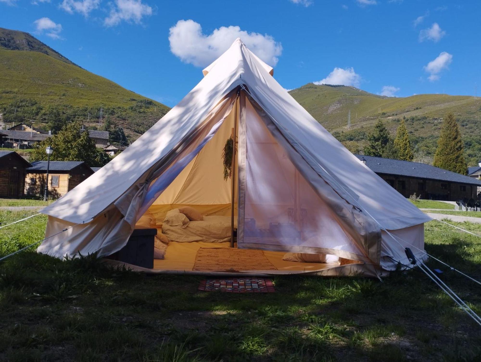 Camping La Zarapica - Palacios Del Sil Exterior foto